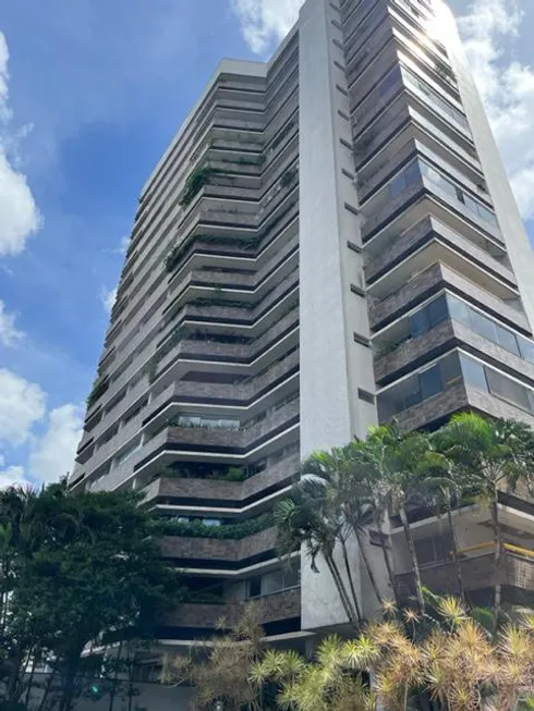 Foto 1 de Apartamento com 4 Quartos à venda, 330m² em Monteiro, Recife