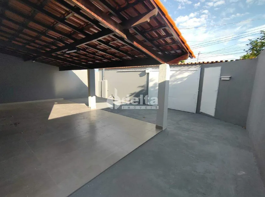 Foto 1 de Casa com 2 Quartos à venda, 200m² em Planalto, Uberlândia