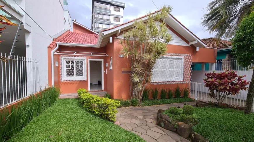 Foto 1 de Casa com 3 Quartos à venda, 231m² em Jardim Lindóia, Porto Alegre