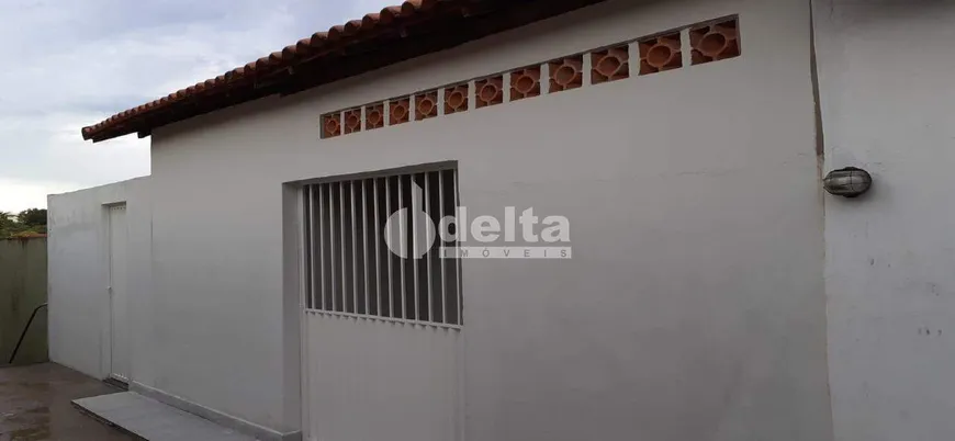 Foto 1 de Casa com 2 Quartos à venda, 47m² em Santa Rosa, Uberlândia