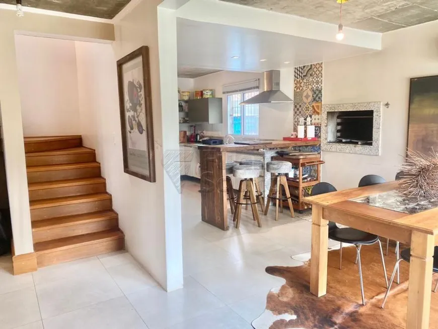 Foto 1 de Casa com 2 Quartos à venda, 181m² em Laranjal, Pelotas