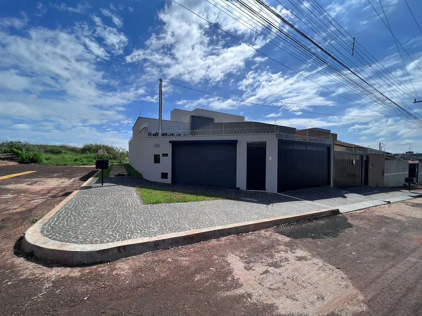 Foto 1 de Casa com 3 Quartos à venda, 125m² em Residencial Canaa, Rio Verde