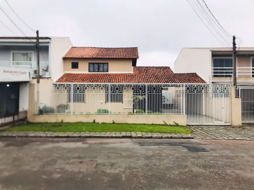 Foto 1 de Casa com 3 Quartos à venda, 259m² em Fazendinha, Curitiba