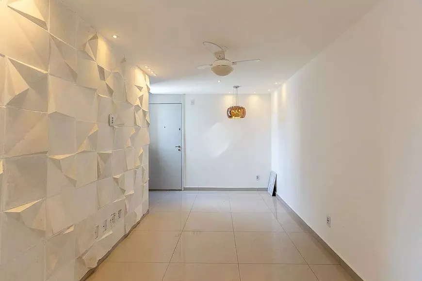 Foto 1 de Apartamento com 2 Quartos à venda, 43m² em Curicica, Rio de Janeiro
