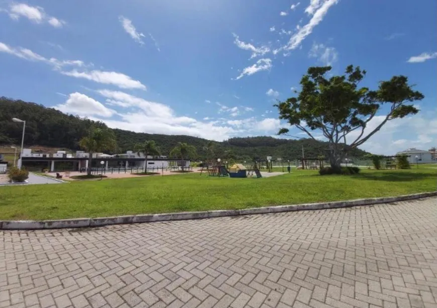 Foto 1 de Lote/Terreno à venda, 913m² em Ingleses do Rio Vermelho, Florianópolis