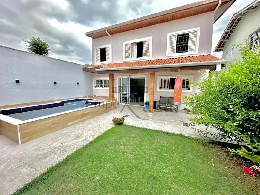 Foto 1 de Casa com 4 Quartos à venda, 240m² em Vila Ema, São José dos Campos