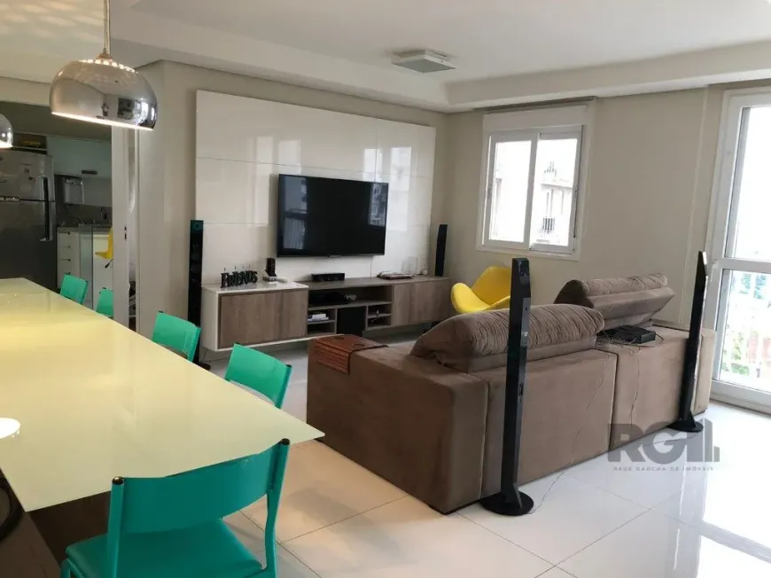 Foto 1 de Apartamento com 3 Quartos à venda, 72m² em Jardim Itú Sabará, Porto Alegre