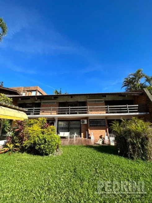 Foto 1 de Casa com 3 Quartos à venda, 365m² em Vila Assunção, Porto Alegre