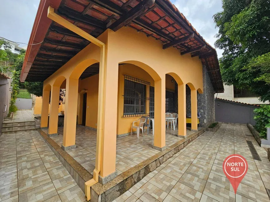Foto 1 de Casa com 4 Quartos à venda, 316m² em Mangabeiras, Belo Horizonte