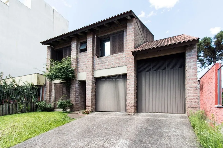 Foto 1 de Casa com 4 Quartos à venda, 314m² em Camaquã, Porto Alegre