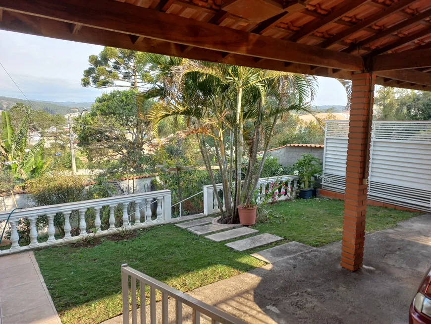 Foto 1 de Casa de Condomínio com 4 Quartos à venda, 180m² em Taboão, São Roque