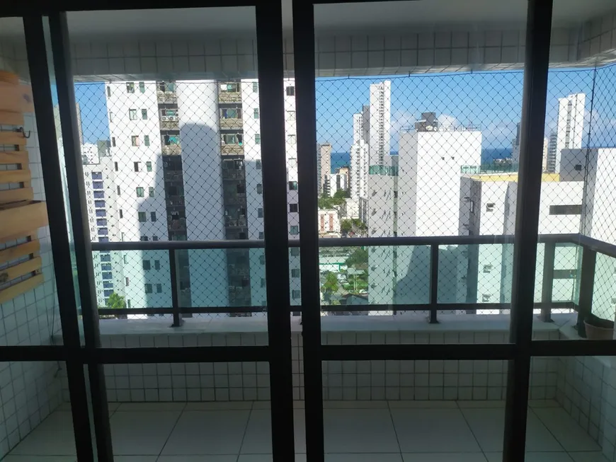 Foto 1 de Apartamento com 4 Quartos para venda ou aluguel, 140m² em Boa Viagem, Recife