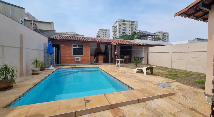 Foto 1 de Casa de Condomínio com 4 Quartos à venda, 262m² em Barra da Tijuca, Rio de Janeiro