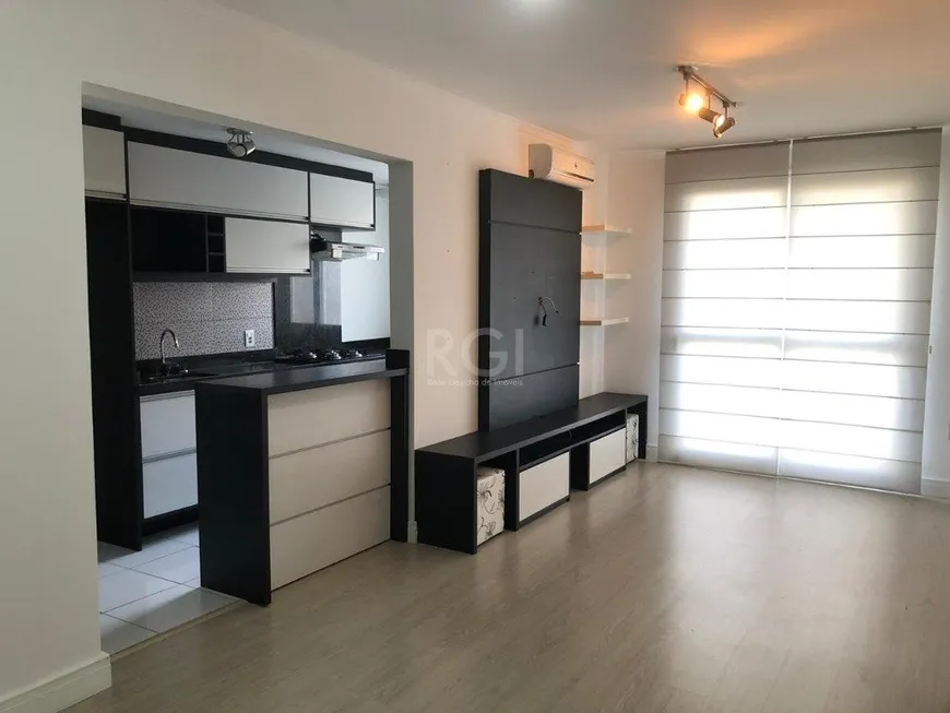 Foto 1 de Apartamento com 3 Quartos à venda, 72m² em Jardim Itú Sabará, Porto Alegre