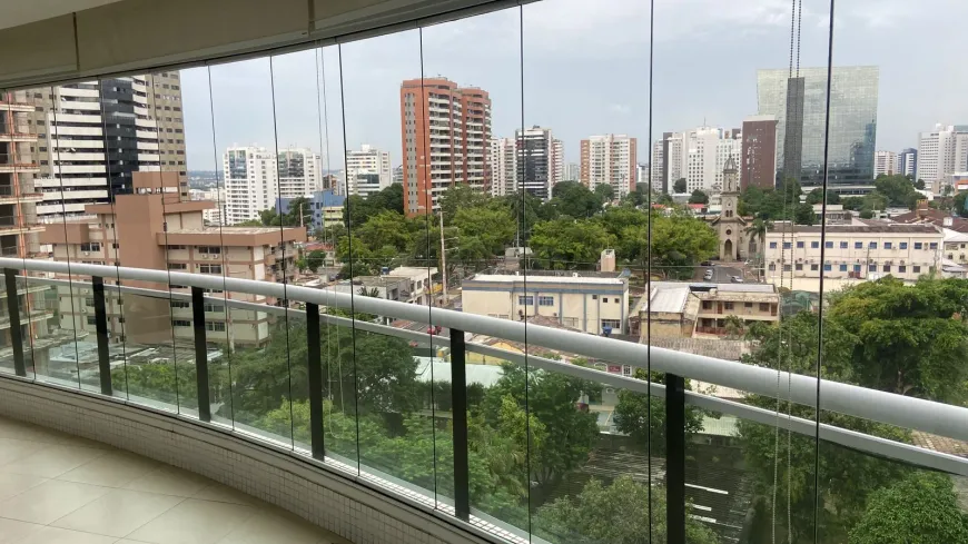 Foto 1 de Apartamento com 4 Quartos para alugar, 245m² em Adrianópolis, Manaus