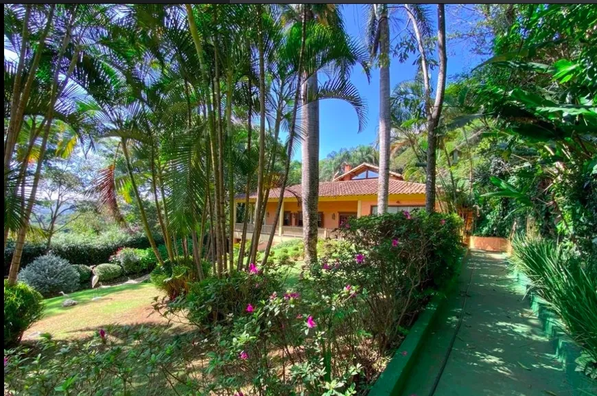 Foto 1 de Casa de Condomínio com 4 Quartos para venda ou aluguel, 900m² em Vila del Rey, Nova Lima