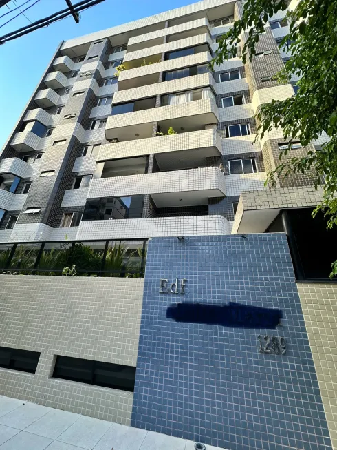Foto 1 de Apartamento com 3 Quartos à venda, 119m² em Ponta Verde, Maceió
