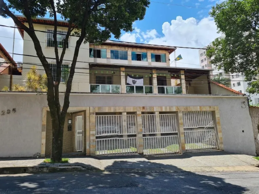 Foto 1 de Casa com 3 Quartos para venda ou aluguel, 400m² em Heliópolis, Belo Horizonte