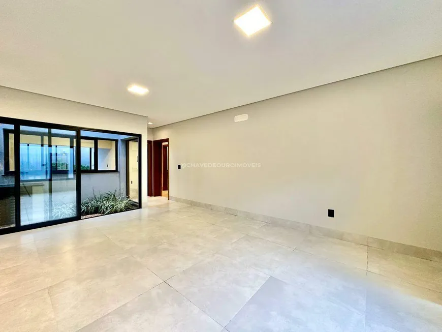 Foto 1 de Casa com 3 Quartos à venda, 155m² em Parque das Laranjeiras II, Uberaba