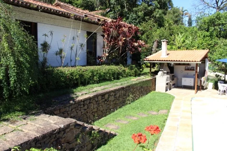 Foto 1 de Casa com 4 Quartos à venda, 450m² em Samambaia, Petrópolis