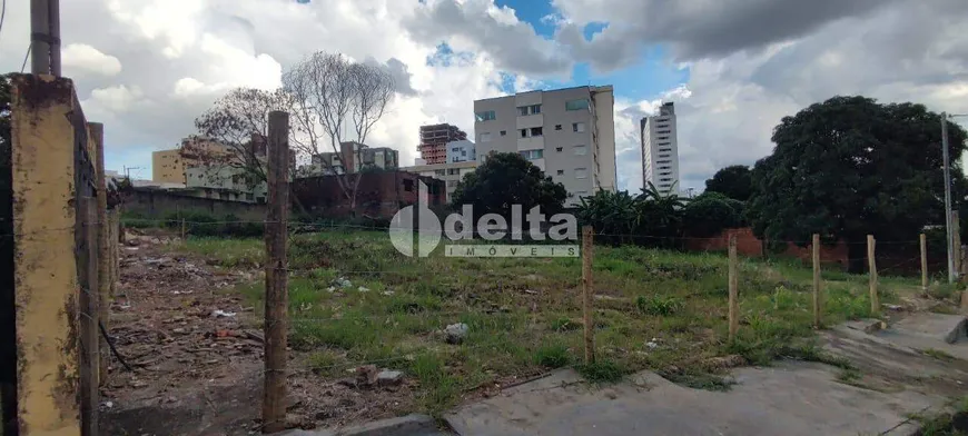 Foto 1 de Lote/Terreno à venda, 635m² em Santa Maria, Uberlândia