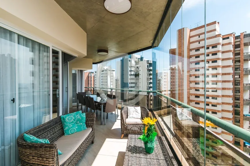 Foto 1 de Apartamento com 4 Quartos para alugar, 393m² em Vila Suzana, São Paulo