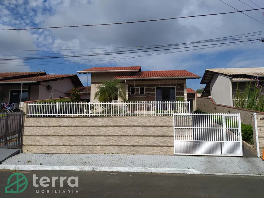 Foto 1 de Casa com 3 Quartos à venda, 220m² em Carijos, Indaial
