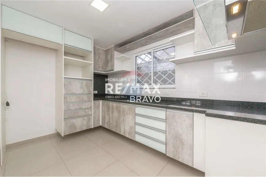 Foto 1 de Sobrado com 4 Quartos à venda, 150m² em Cajuru, Curitiba