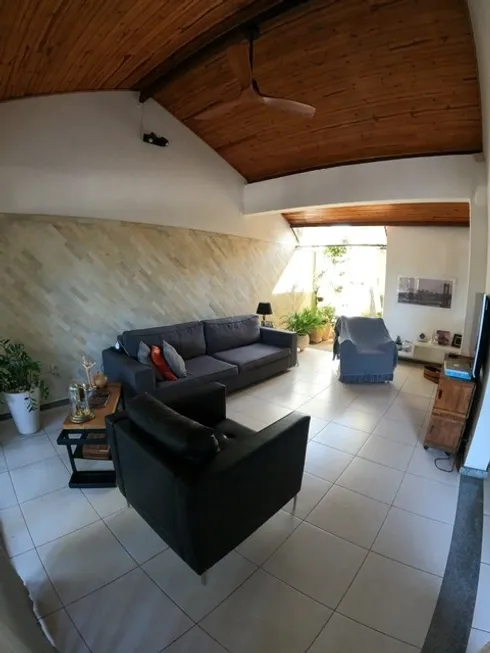 Foto 1 de Casa com 3 Quartos à venda, 164m² em Castelo, Belo Horizonte