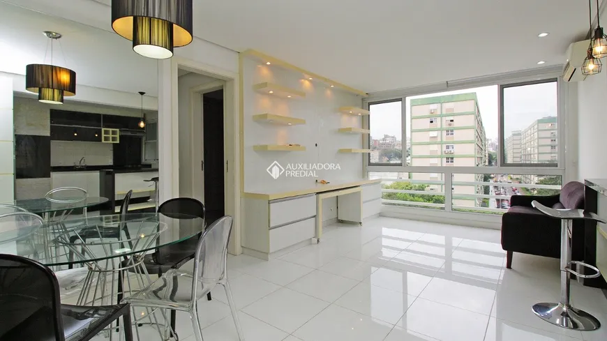 Foto 1 de Apartamento com 2 Quartos à venda, 70m² em Jardim Botânico, Porto Alegre