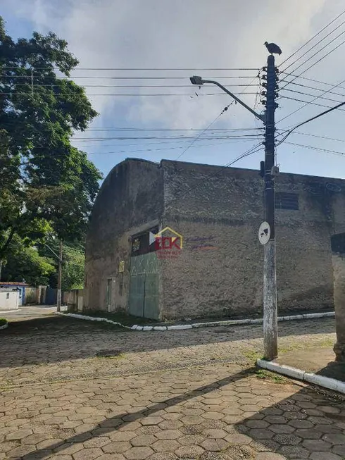 Foto 1 de Galpão/Depósito/Armazém para venda ou aluguel, 425m² em Centro, Taubaté