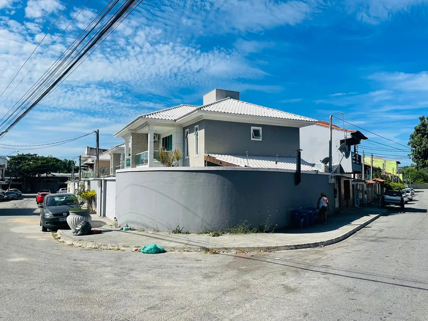Foto 1 de Casa com 4 Quartos à venda, 127m² em Palmeiras, Cabo Frio
