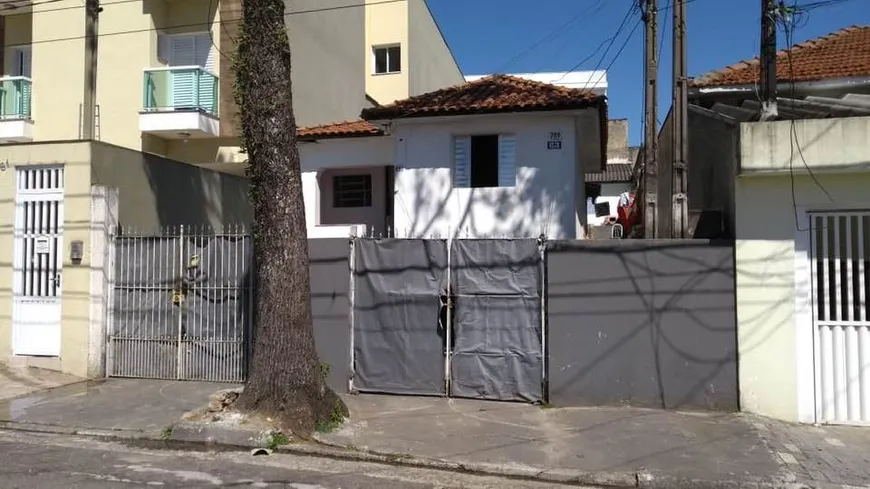 Foto 1 de Lote/Terreno com 1 Quarto à venda, 240m² em Vila Lucinda, Santo André