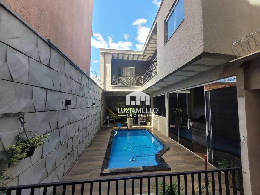 Foto 1 de Casa com 3 Quartos à venda, 200m² em Riacho Fundo II, Brasília