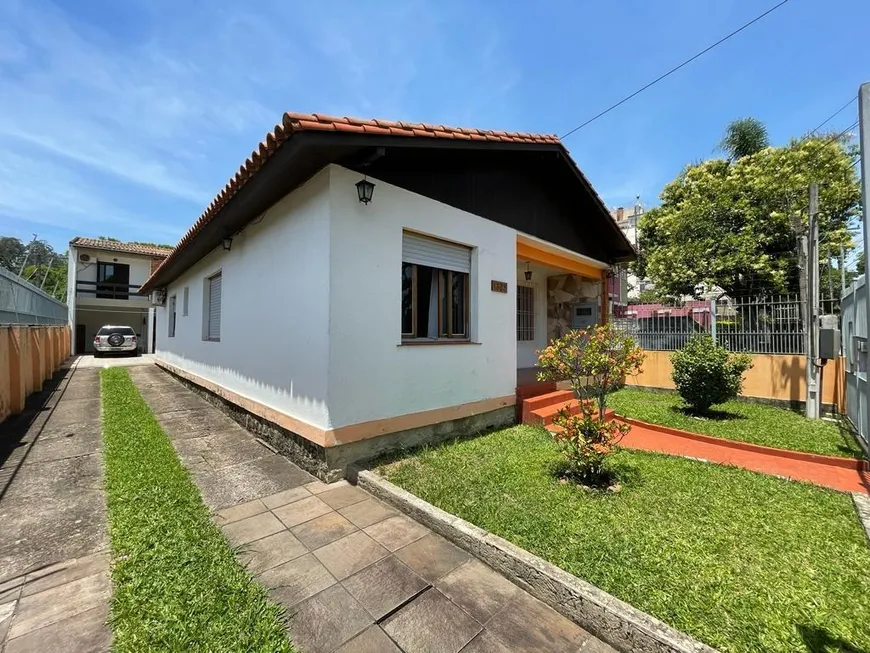 Foto 1 de Casa com 3 Quartos à venda, 254m² em Tristeza, Porto Alegre