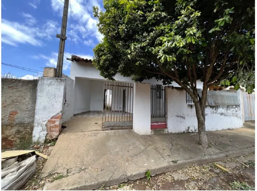 Foto 1 de Casa com 3 Quartos à venda, 130m² em Vila Santana, Vargem Grande do Sul