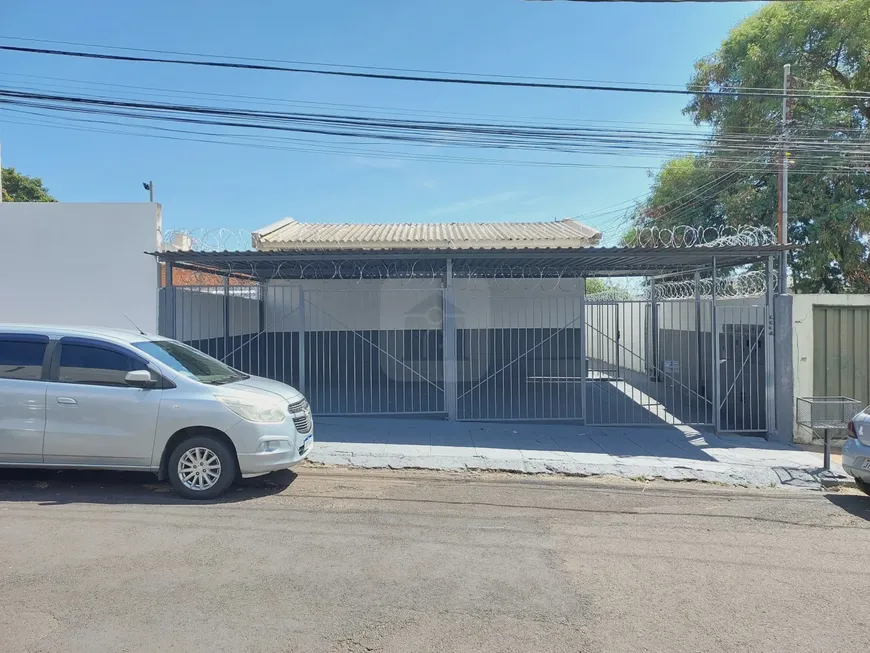 Foto 1 de Casa com 2 Quartos para alugar, 60m² em Brasil, Uberlândia