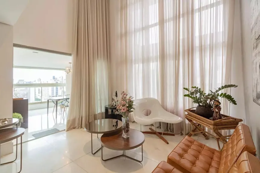 Foto 1 de Apartamento com 4 Quartos para venda ou aluguel, 210m² em Carmo, Belo Horizonte