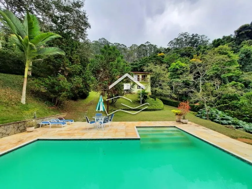 Foto 1 de Casa de Condomínio com 4 Quartos para venda ou aluguel, 480m² em Itaipava, Petrópolis