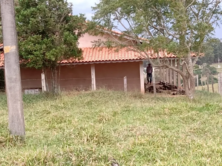 Foto 1 de Fazenda/Sítio com 3 Quartos à venda, 150m² em Area Rural de Itapetininga, Itapetininga