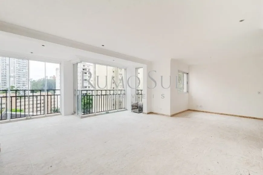 Foto 1 de Apartamento com 3 Quartos para alugar, 172m² em Panamby, São Paulo