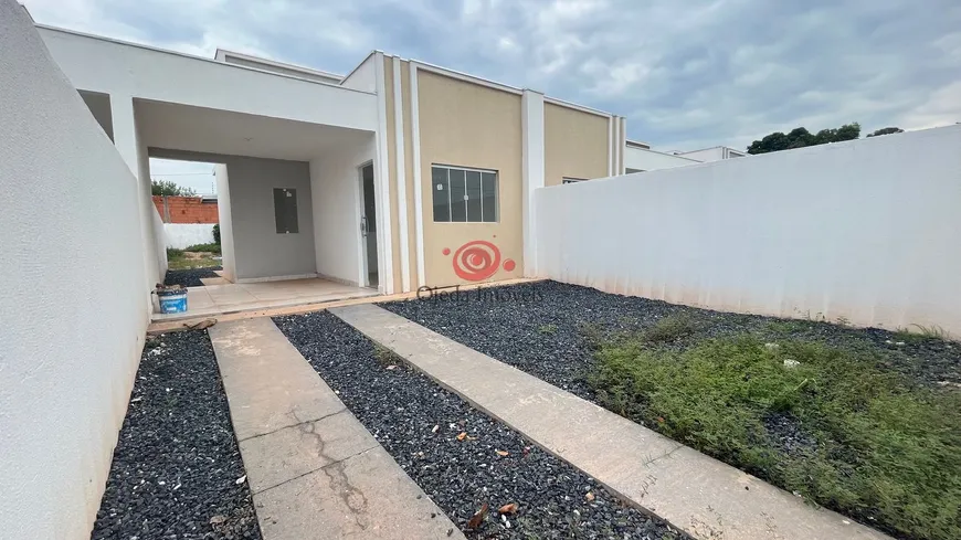 Foto 1 de Casa com 2 Quartos à venda, 65m² em Jardim Presidente, Cuiabá