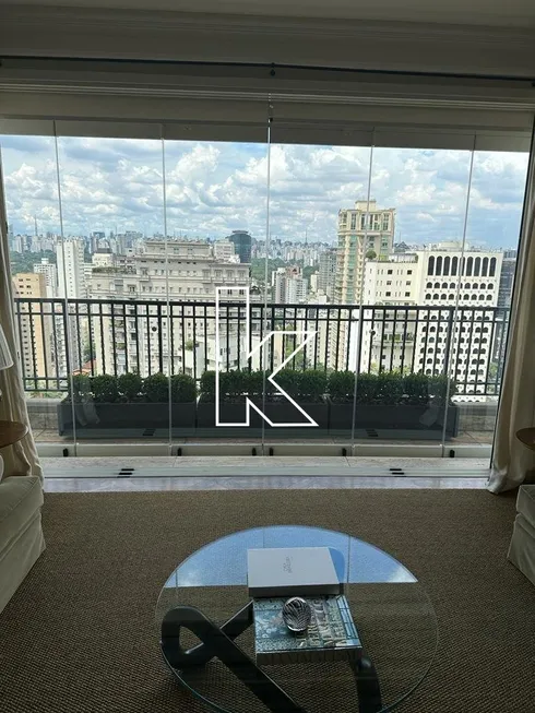 Foto 1 de Apartamento com 4 Quartos à venda, 405m² em Jardim Europa, São Paulo