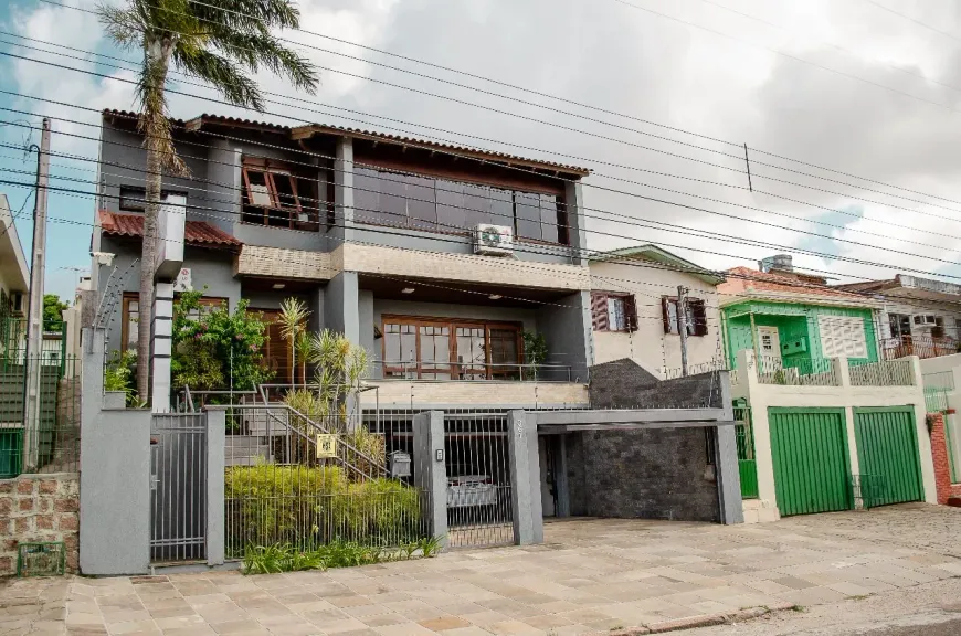 Foto 1 de Casa com 5 Quartos à venda, 550m² em Vila Jardim, Porto Alegre