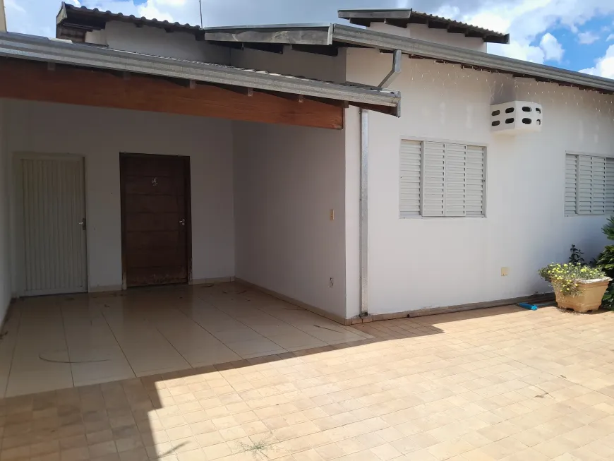 Foto 1 de Casa com 3 Quartos à venda, 130m² em Residencial Regissol I, Mirassol