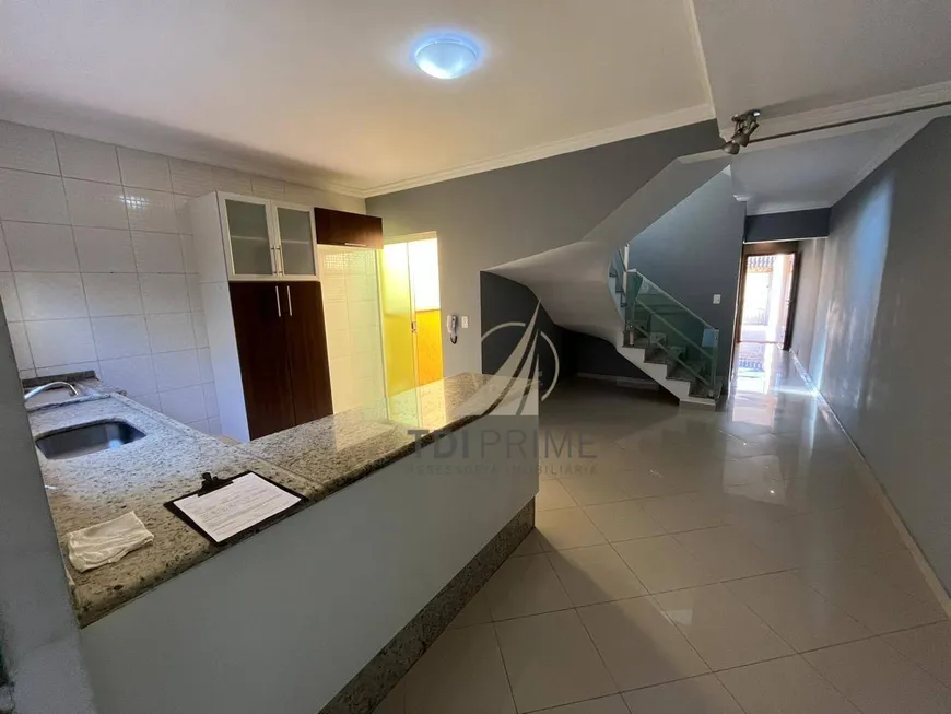 Foto 1 de Casa com 3 Quartos à venda, 198m² em Vila Curuçá, Santo André