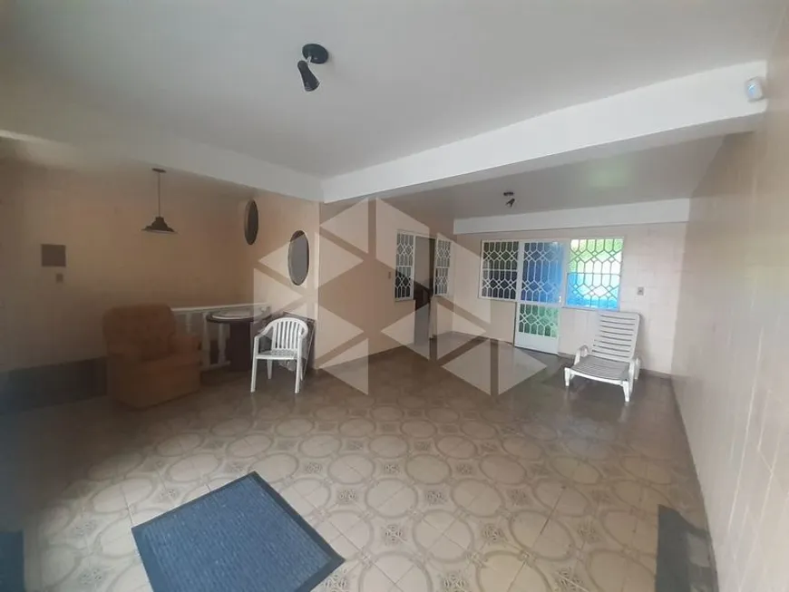 Foto 1 de Casa com 4 Quartos para alugar, 200m² em Partenon, Porto Alegre