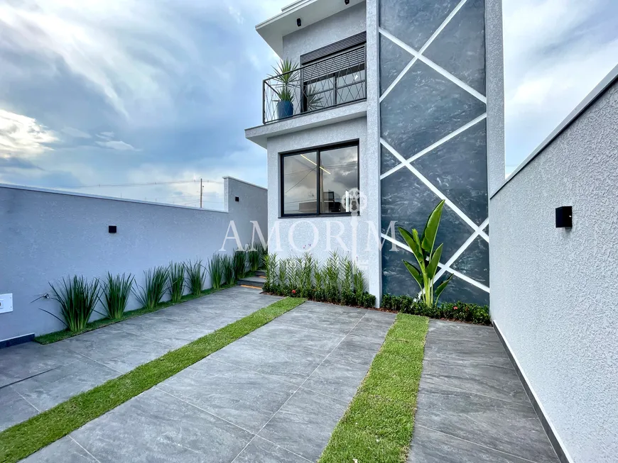 Foto 1 de Casa com 3 Quartos à venda, 130m² em Villas do Jaguari, Santana de Parnaíba