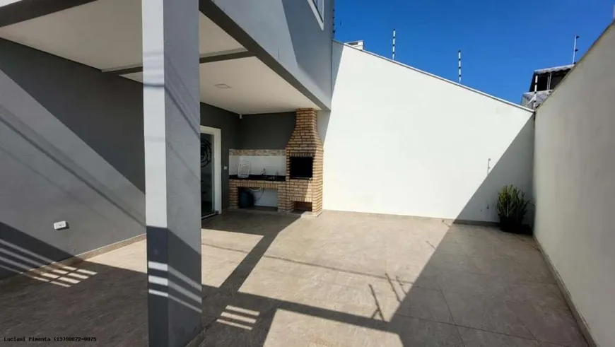 Foto 1 de Casa com 3 Quartos à venda, 180m² em Praia das Pitangueiras, Guarujá