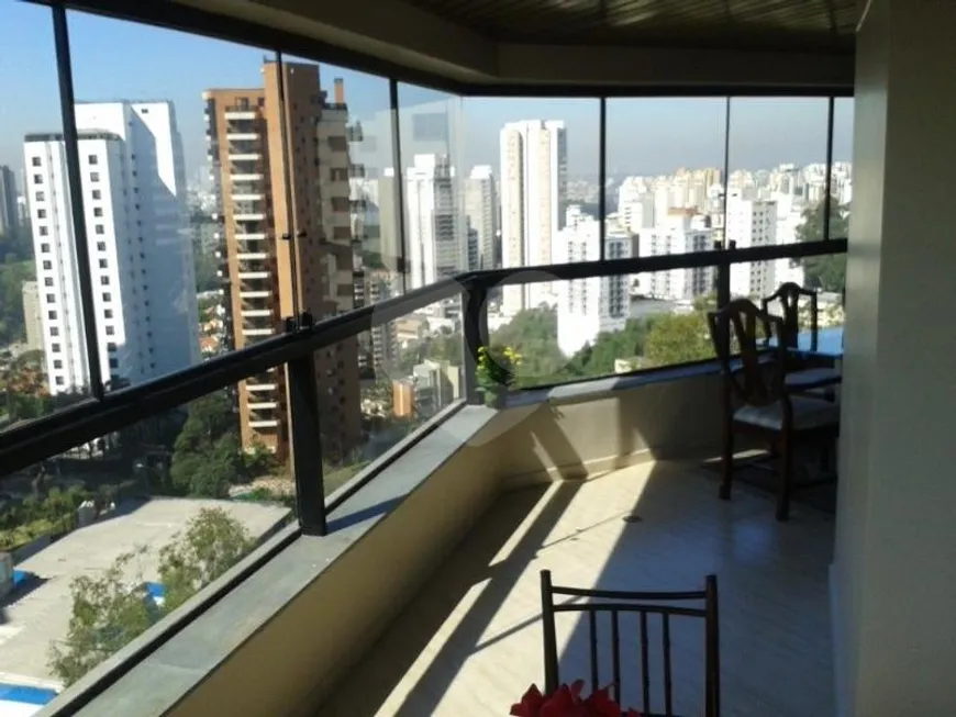 Foto 1 de Apartamento com 4 Quartos à venda, 241m² em Morumbi, São Paulo